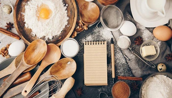 نگهداری و تمیز کردن لوازم قنادی