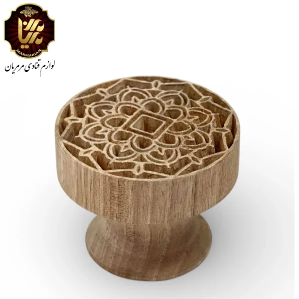 مهر چوبی برای تهیه کلوچه کلمپه