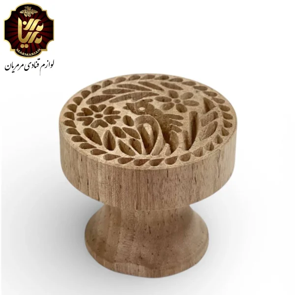 مهر چوبی برای تهیه کلوچه کلمپه