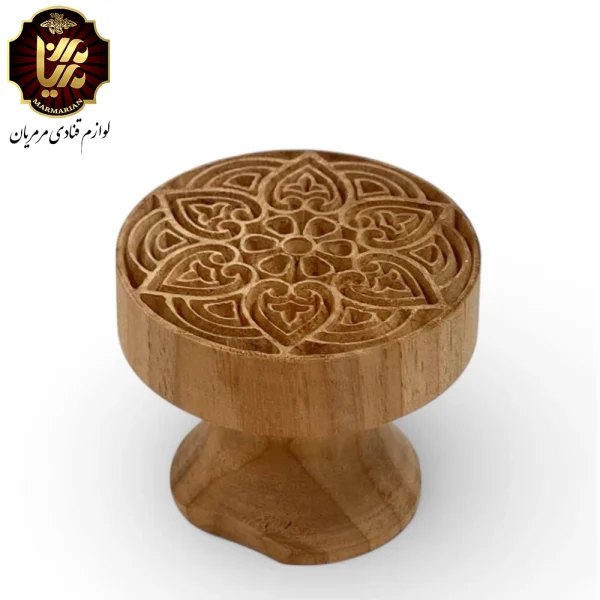 مهر چوبی برای تهیه کلوچه کلمپه