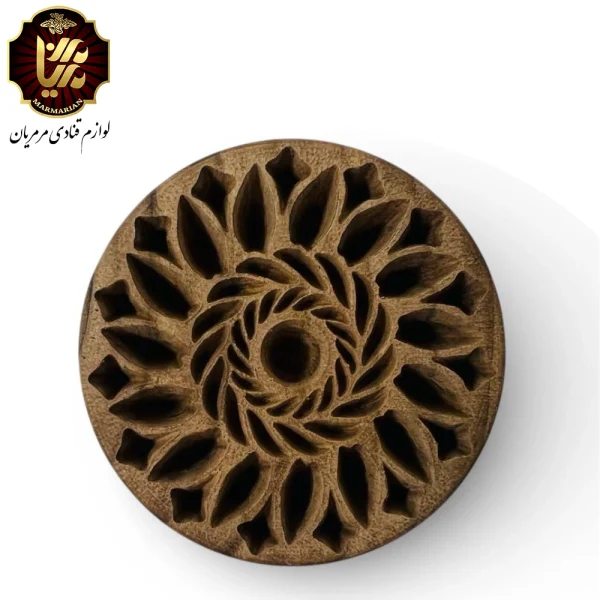 مهر چوبی برای تهیه کلوچه کلمپه