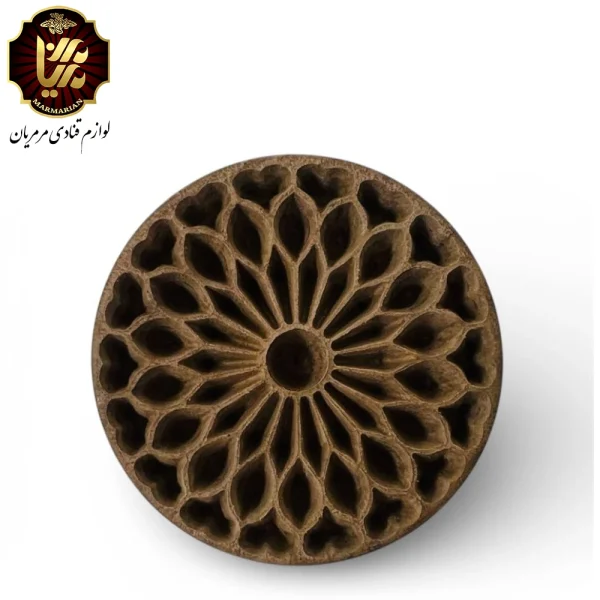 مهر چوبی برای تهیه کلوچه کلمپه