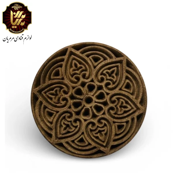 مهر چوبی برای تهیه کلوچه کلمپه